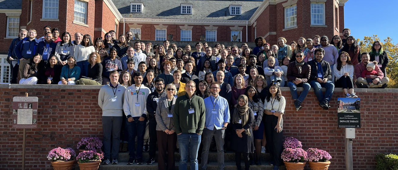 Attendees of the 2023 Midwest Drosophila Conference posing for a group photo at Allerton